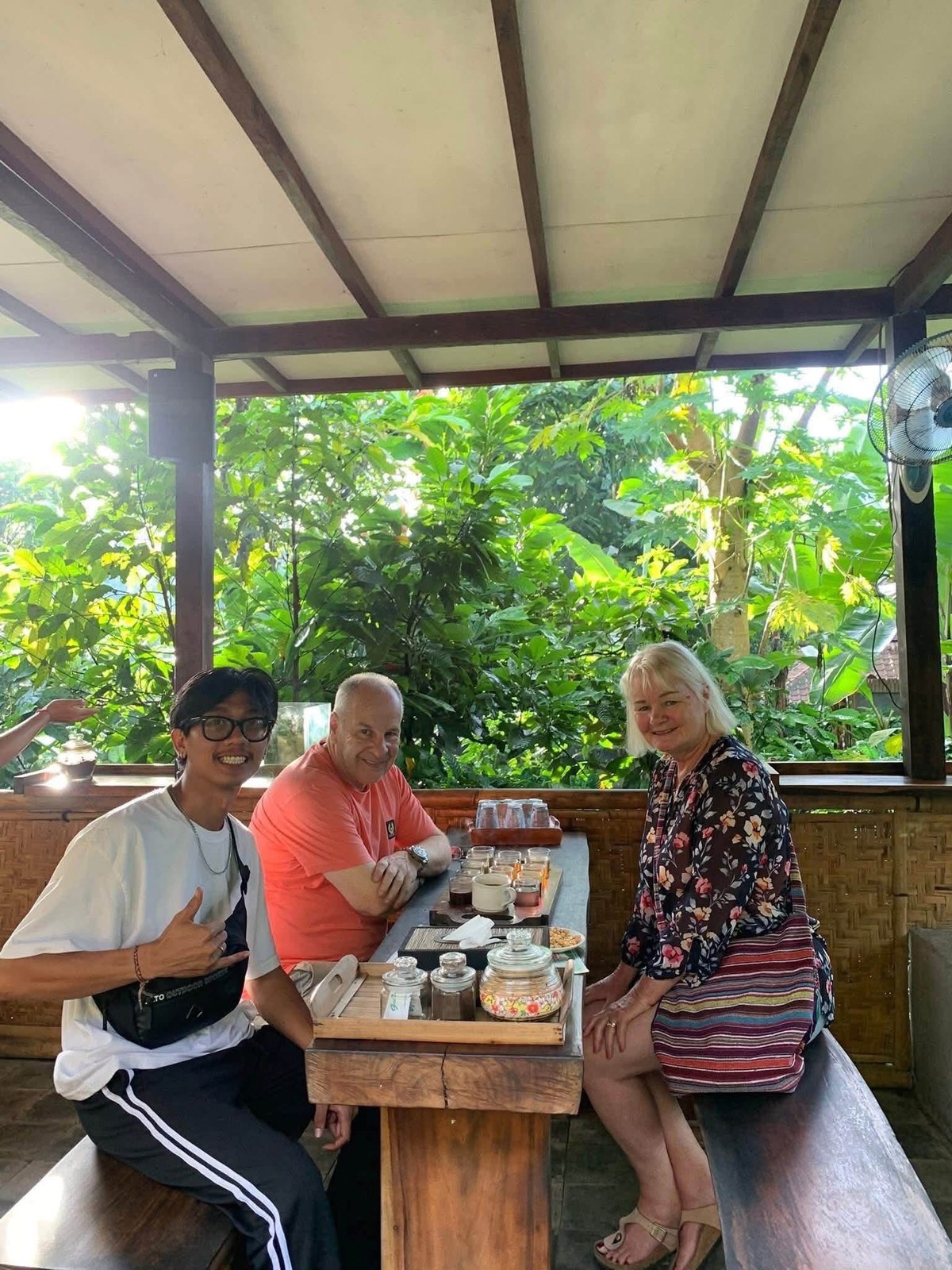 Adi Bali Driver having a relaxed meal with guests
